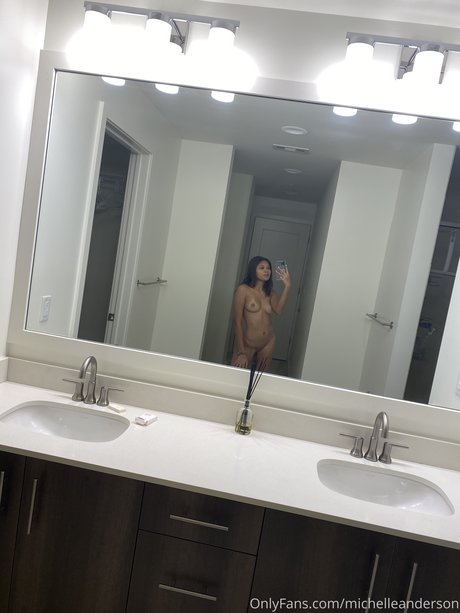 Michelle Anderson star art photos