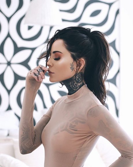 Candelaria Tinelli naked star image