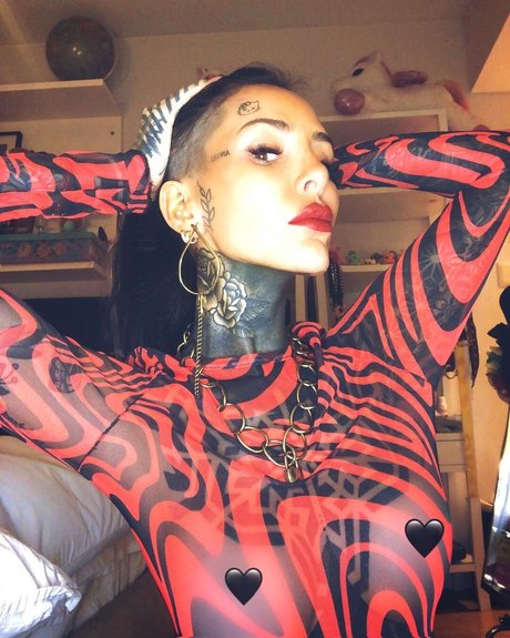 Candelaria Tinelli model sexy image