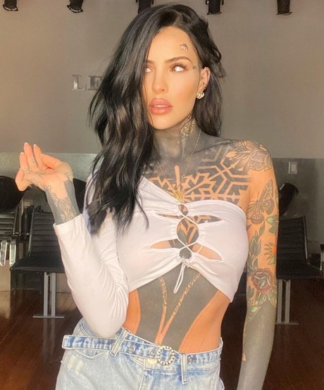 Candelaria Tinelli star nice galleries