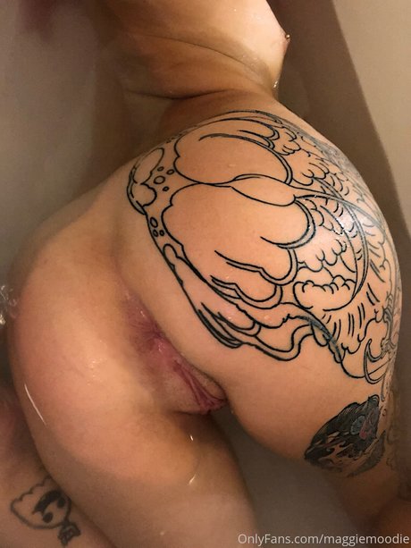 Moodie Maggie star nice photo