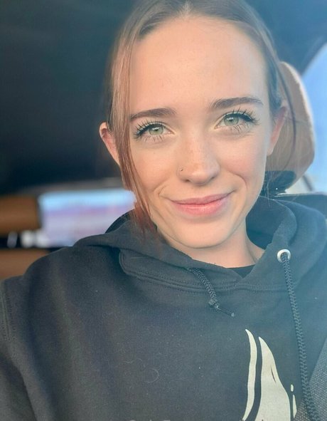 babyzoeyx pornographic star photo