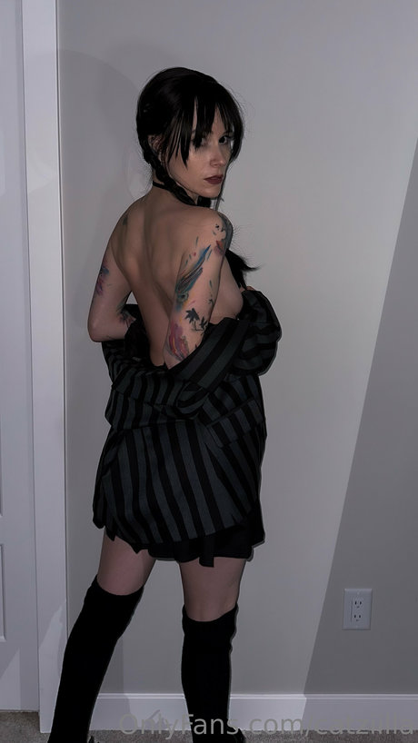 blonde cougar onlyfans hot sexy photos