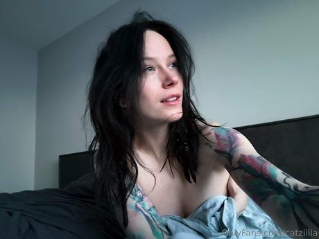 Catziilla sexy actress pic