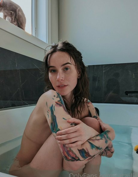 Catziilla naked star picture