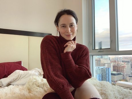 Isla David star high quality pictures