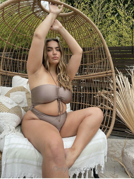 Julia Berit star erotic pics