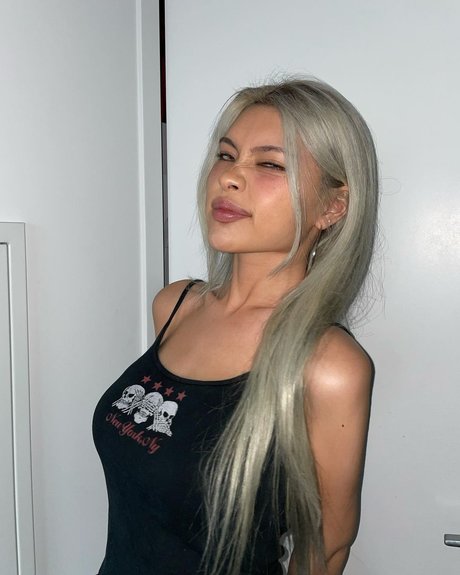 diakimeko pornographic actress archive