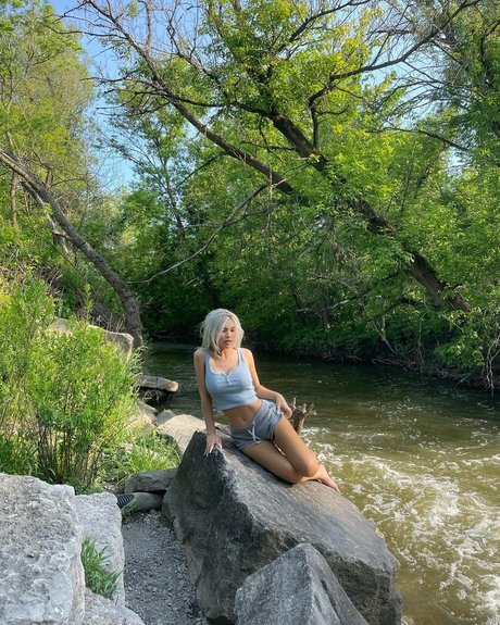 diakimeko nude star pictures