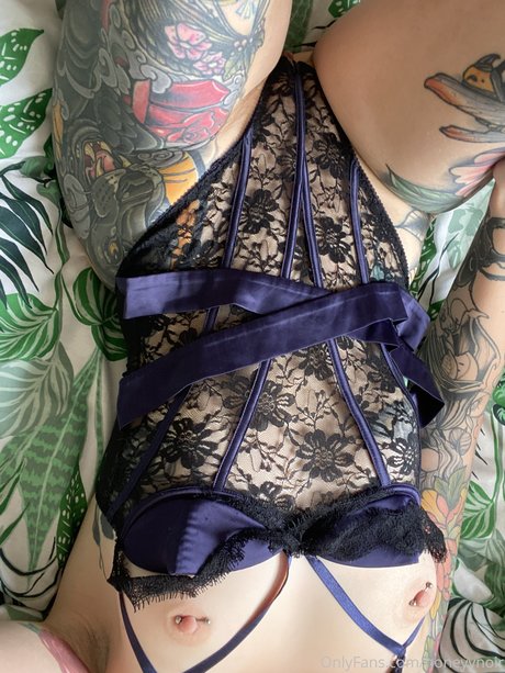 Honeyy Noir exclusive pornstar image