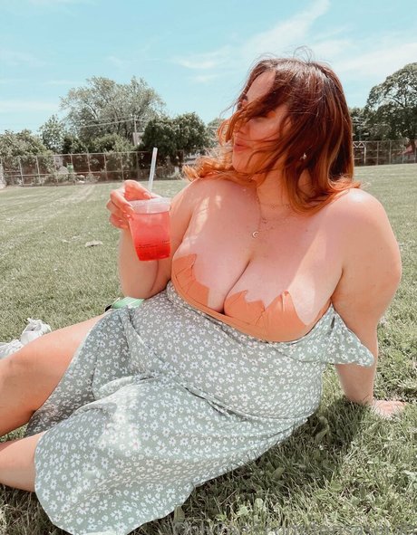 tonsasarah actress images