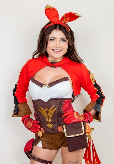 Adria Rae star nude archive