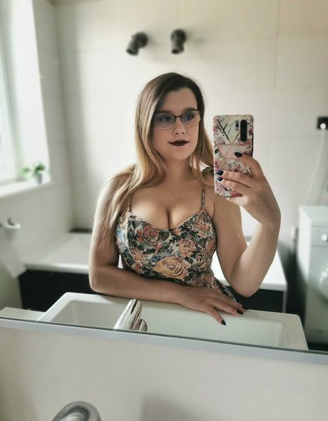 delimbre hot star archive