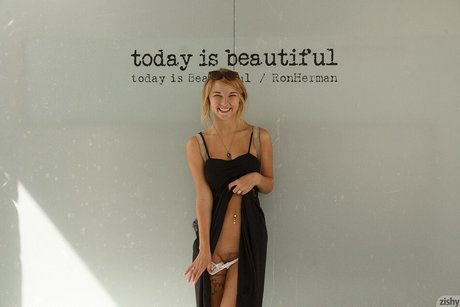 Lilylvy pornstar beautiful picture