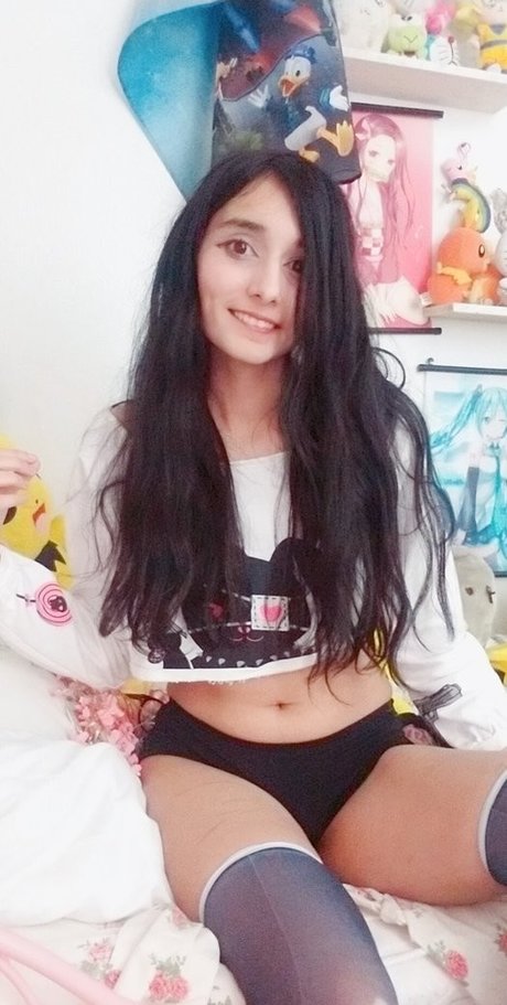 hinawynne art model images