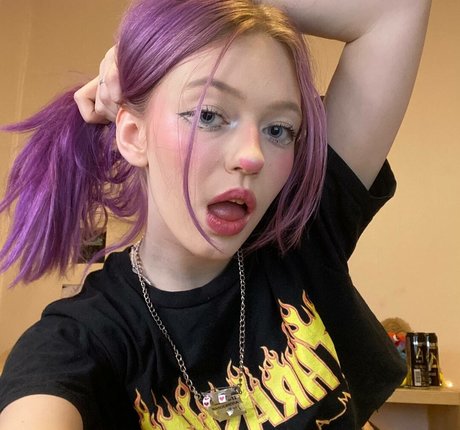 Ady Dark pretty pornstar pics