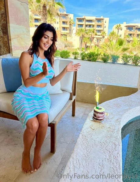 leonayla hot model pics