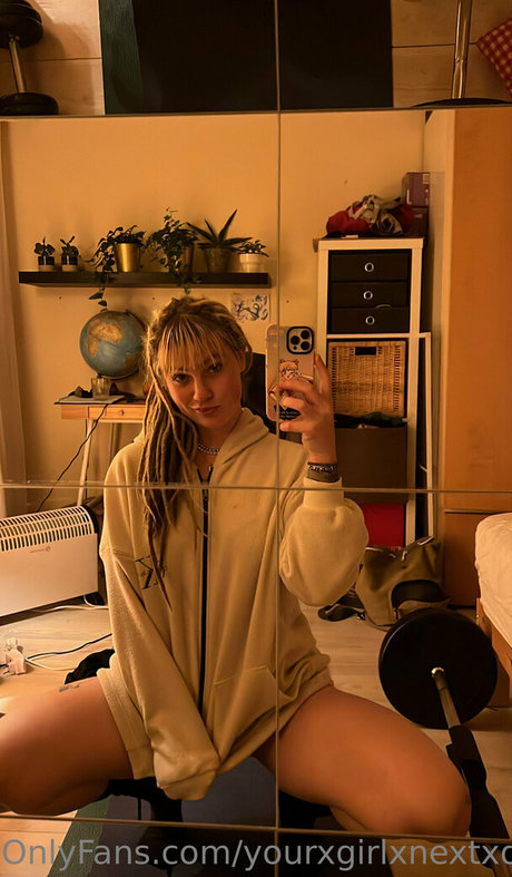 tweetylau hd model photo