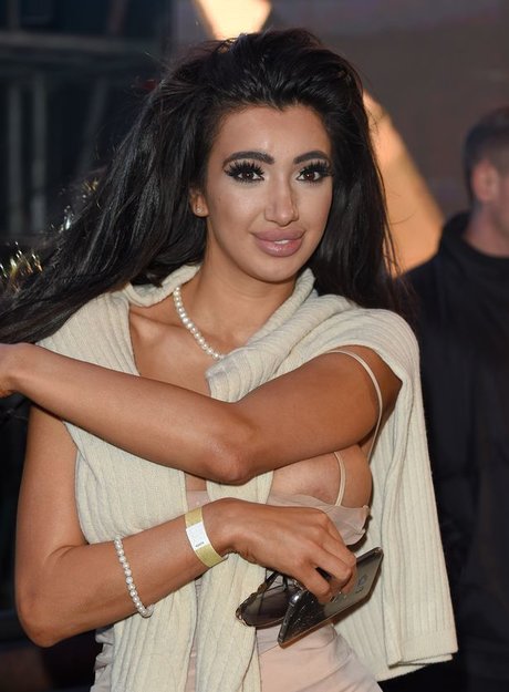 Chloe Khan hd star galleries