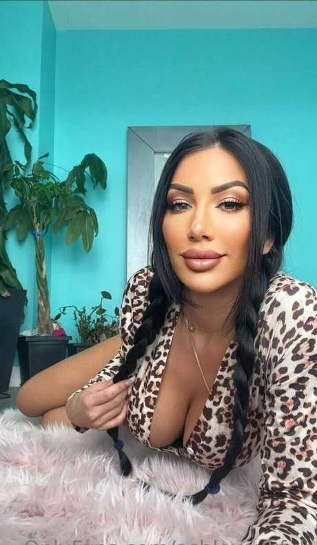 Ashley Suk Fuk nice actress picture