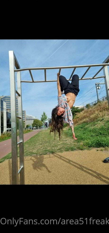 Area51Freak art actress archive