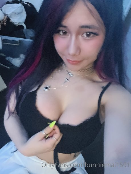 BunnieMai model top gallery
