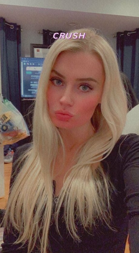 Laroseee model exclusive image