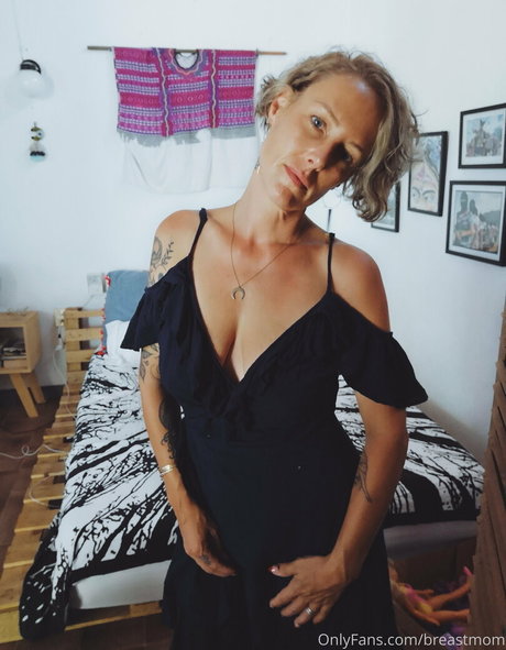 breastmom star best photos