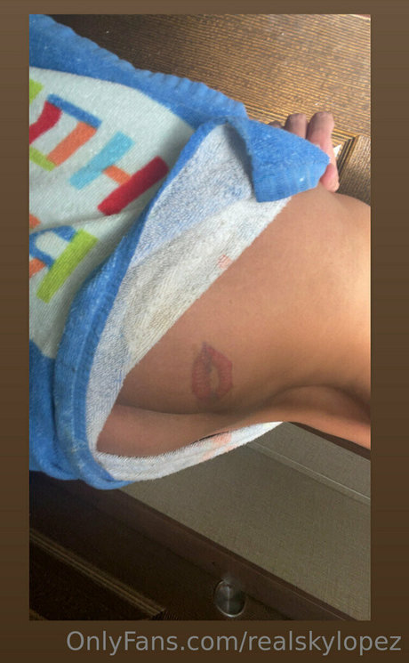 Sky Lopez erotic model pic