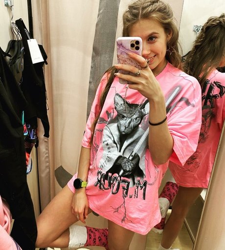 Jasminjass model hot img