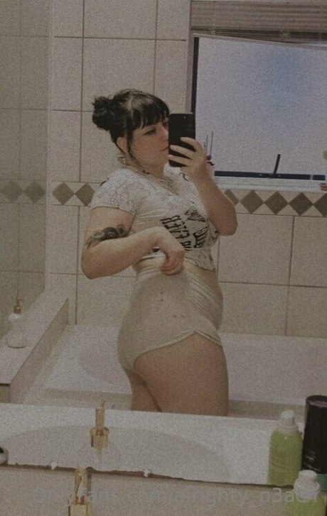 Alrighty P3ach perfect model picture