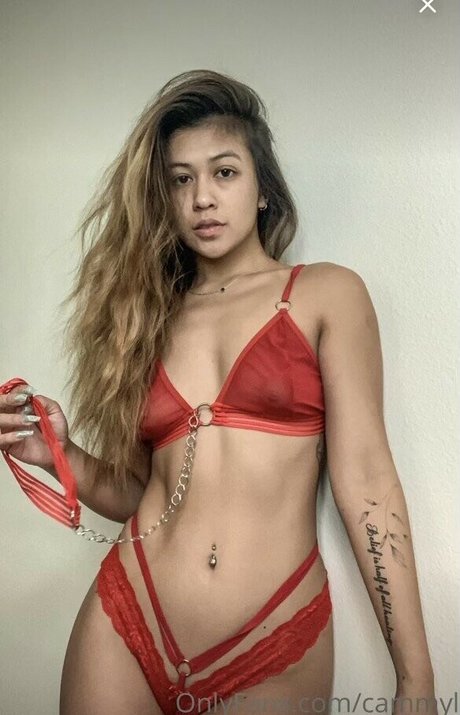 Cammylii naked model picture