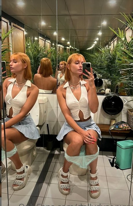 Dolly Dyson pornstar erotic image