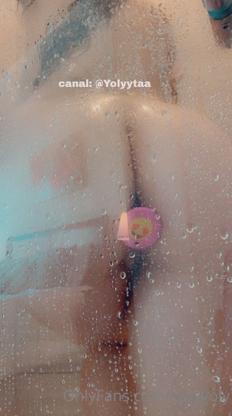 hollyoly hot model picture