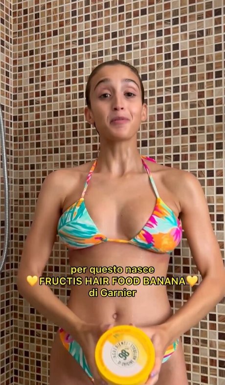 Martina Socrate star naked pics