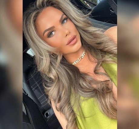 Nana Van Veghel star beautiful pics