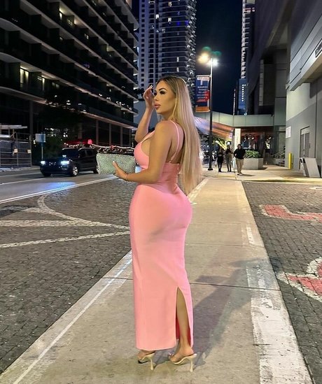 Lisa Amber model hot galleries