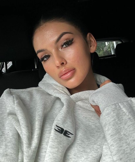 Eliza Inverno pornstar high quality pictures