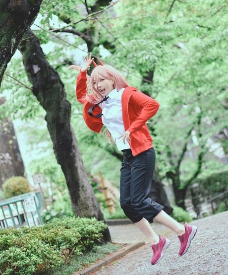 Ely Cosplay best actress img