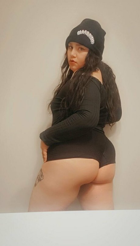 tiramisueatsyou art model pic