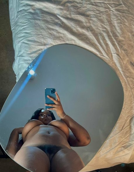 freenelly model nudes photo