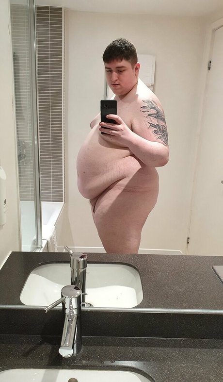 fatterigrow naked model pic