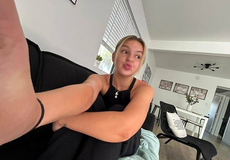 nerdyhayley69 high quality pornstar pics