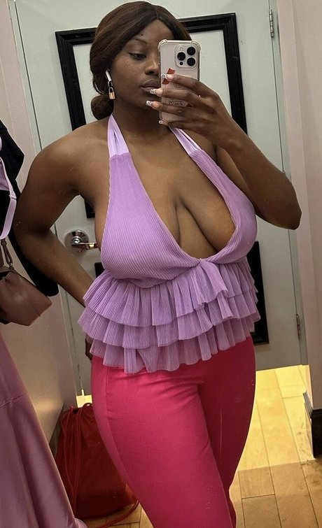 Stylebyambre IG erotic star photo