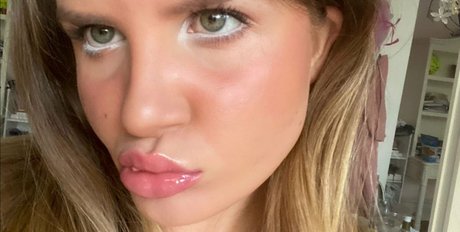 Elizabeth M star nudes archive