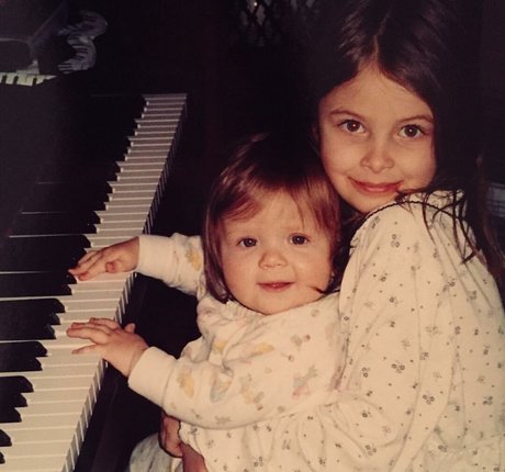 Elizabeth M model beautiful pics