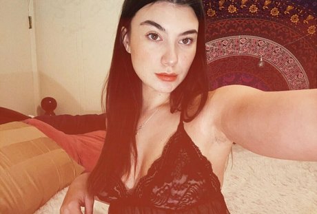 ivybabeeefree model sex pictures