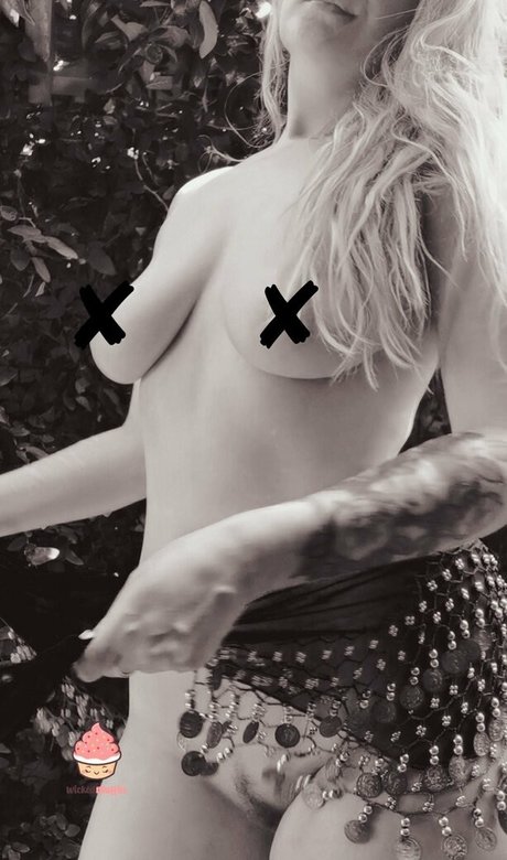 thewickedmuffin erotic pornstar archive