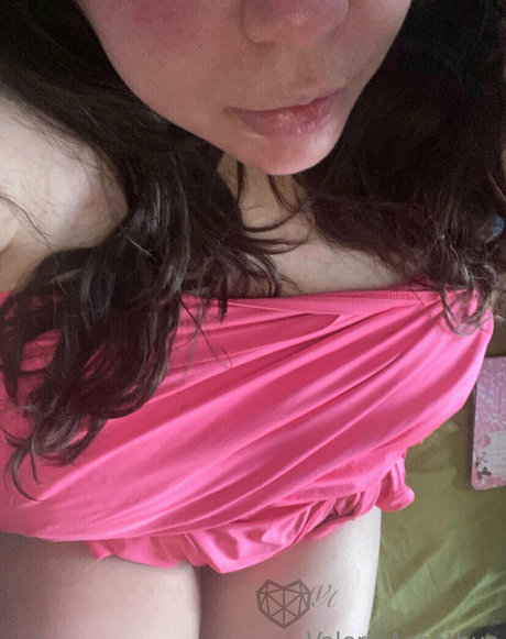 val acanthus free actress picture