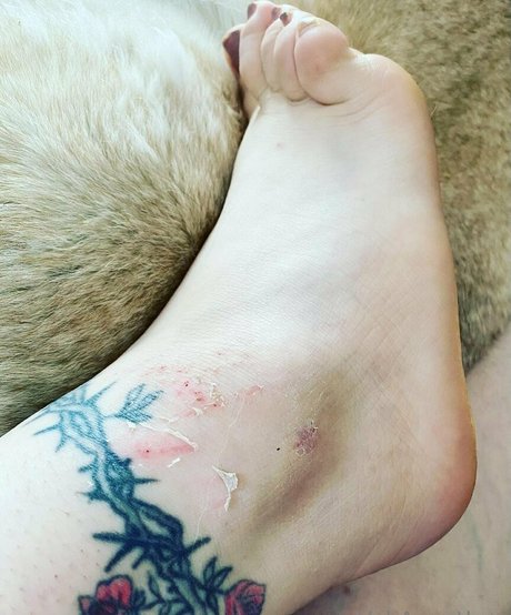 val acanthus model porn photo